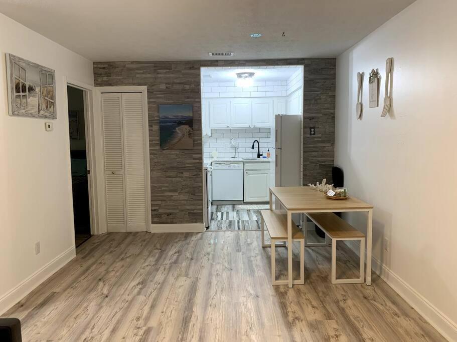 Fullyrenovated 1 Min Walk2 Beach.5Min To Peir Park Панама Сити Бийч Екстериор снимка